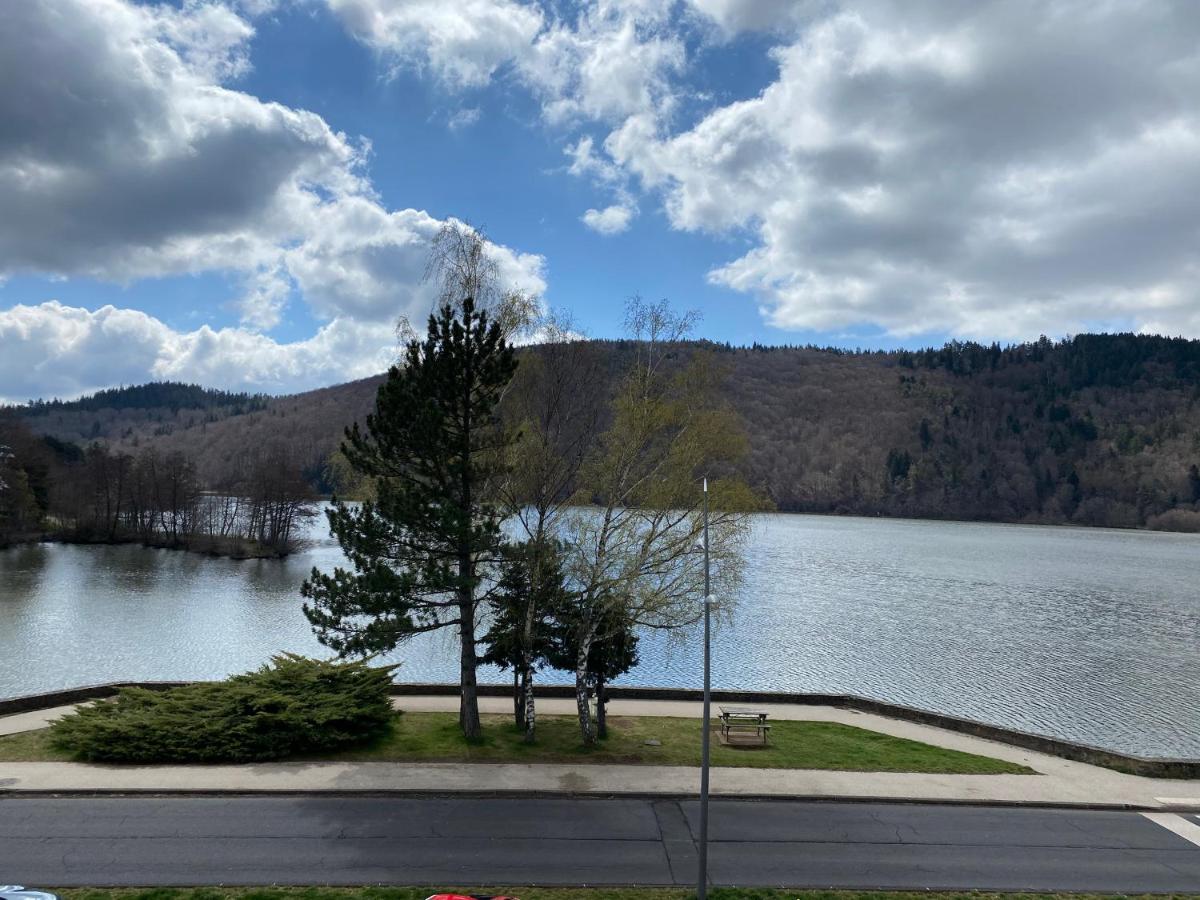 La bonne hôtesse Chambon-sur-Lac Exterior foto